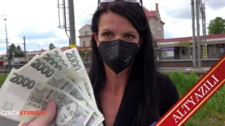 Zengin Evli Kadın Kaslı Özel Spor Hocasından Her Günlük Paket Aldı